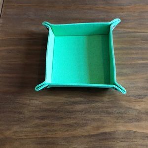 Accessory tray that can be heat pressed